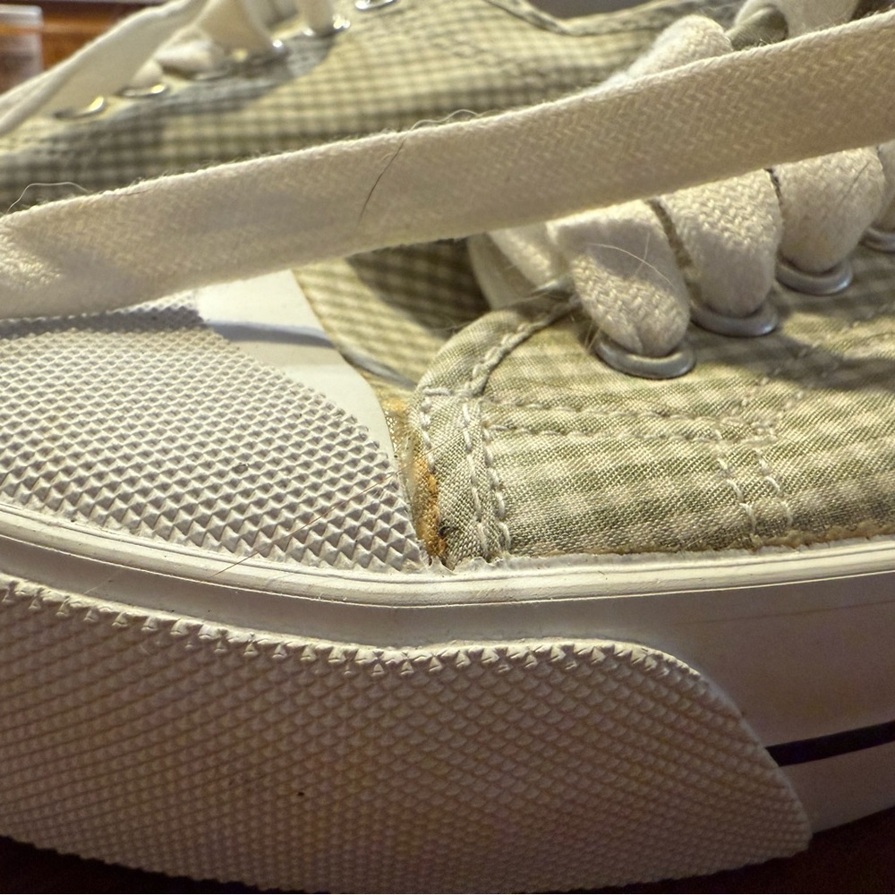 Old Navy Gingham Lace-Up Sneakers - Cream and White - Picture 3 of 8